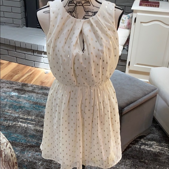 Dress - Picture 1 of 3